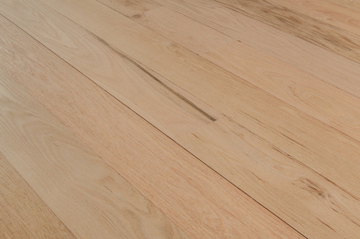 Red Oak Unfinished Solid Hardwood Flooring — Red Oak - Common #1 / 5"