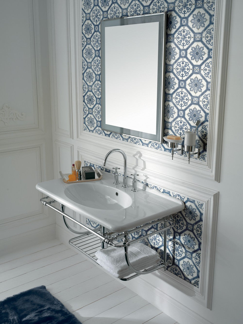Vintage Dec 8 8x8 Patterned Porcelain Tile
