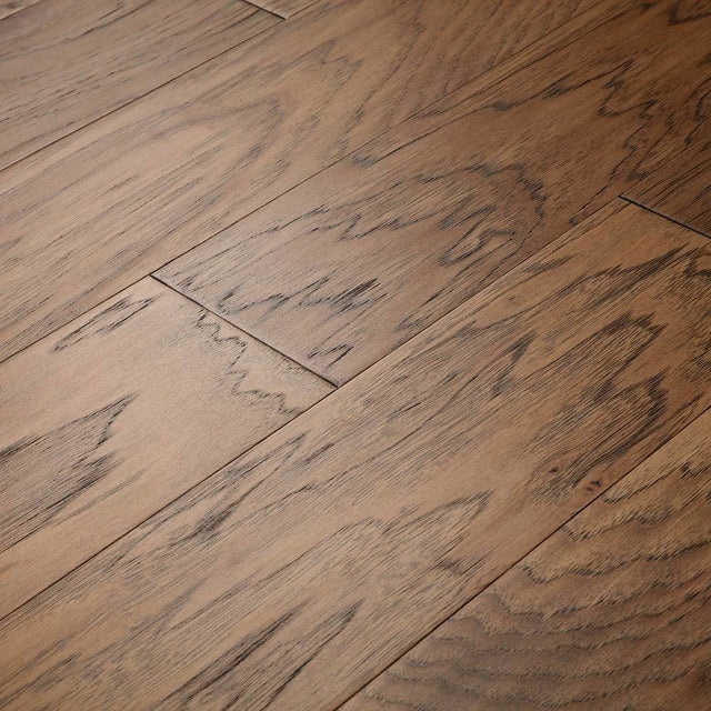 Robin Ridge Waterproof Engineered Hardwood Flooring in Stained Grain