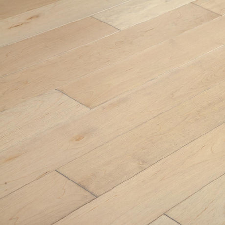 Foundation Solid Hardwood Flooring in Thompson