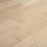 Foundation Solid Hardwood Flooring in Thompson