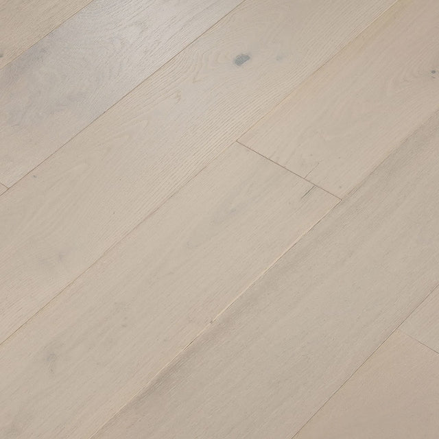 Oak Superior 7.5in Oak Engineered Hardwood Flooring in 4mm Mist