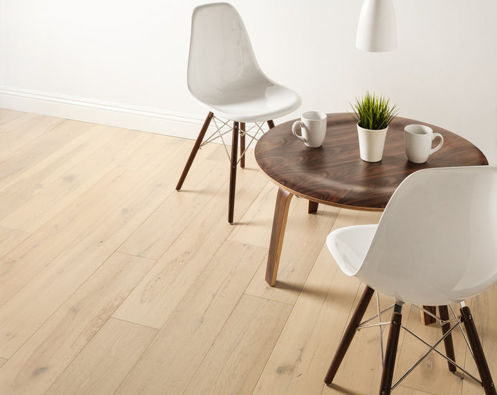 Artisan Brushed Oak Engineered Hardwood Flooring — 2.5mm Saddle